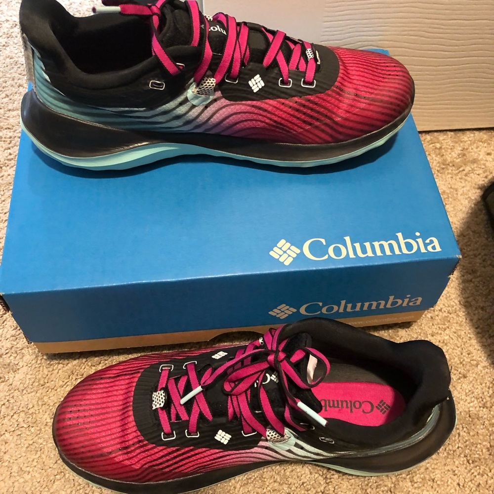 Columbia Escape Ascent size 9 women’s hiking shoe